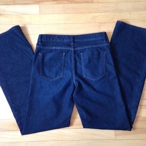 Elie Tahari jeans size 8 dark denim